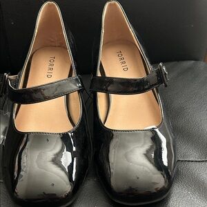 Torrid Shiny Black Mary Jane Heels
